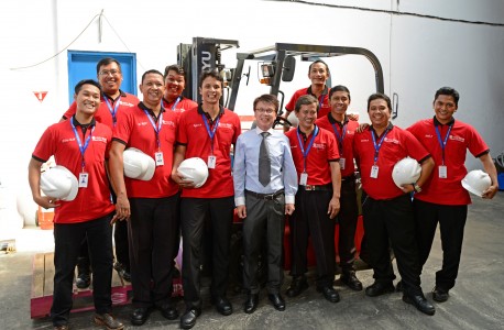 Toshiba AC Jakarta Profile Photography - Chendra Cahyadi photography took the profile photography of Toshiba AC at Jakarta. Toshiba is one of the first brands from Japan to bring the inverter revolution in the world.