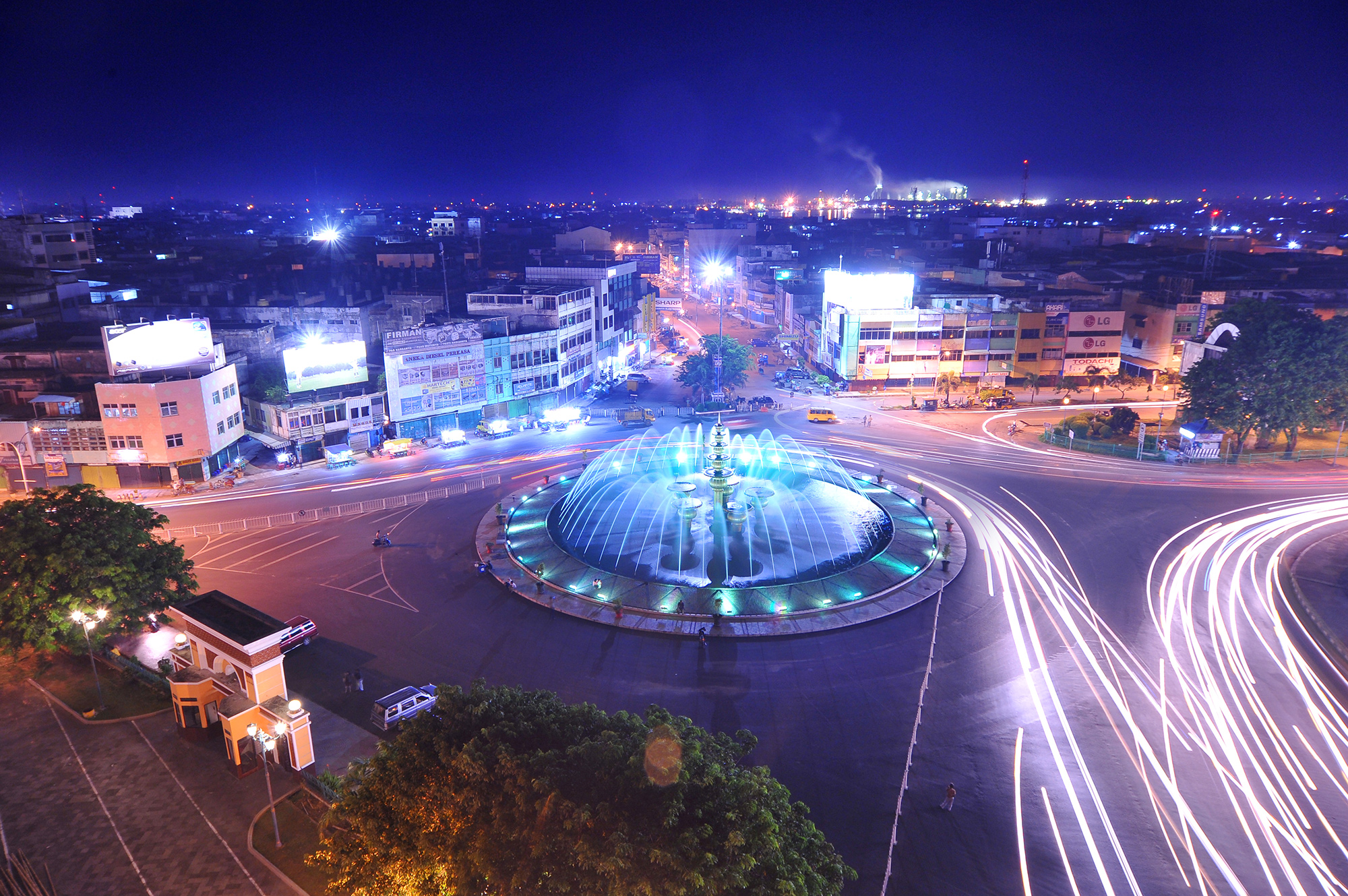 Philips Palembang Landmark Photography - Chendra Cahyadi photography took the Architecture photography of Philips Palembang Landmark at Palembang. Philips Palembang Landmark is the capital of South Sumatra province. 