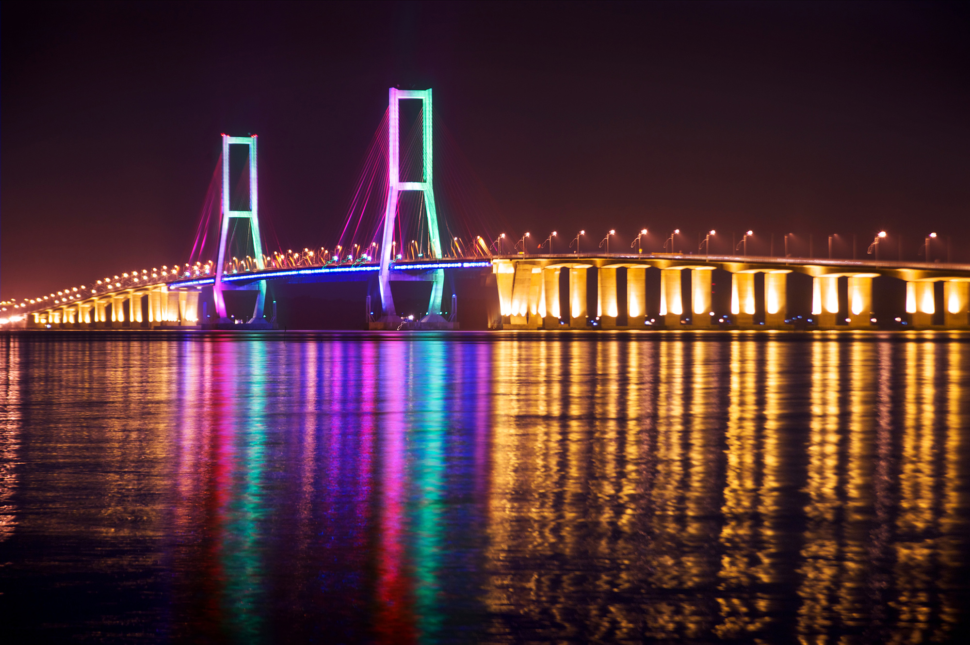 Philips Suramadu Architecture Photography Surabaya - Chendra Cahyadi photography took the Architecture photography of Philips Suramadu at Surabaya. Suramadu is the bridge across the Madura Strait, connecting Java Island (in Surabaya). 