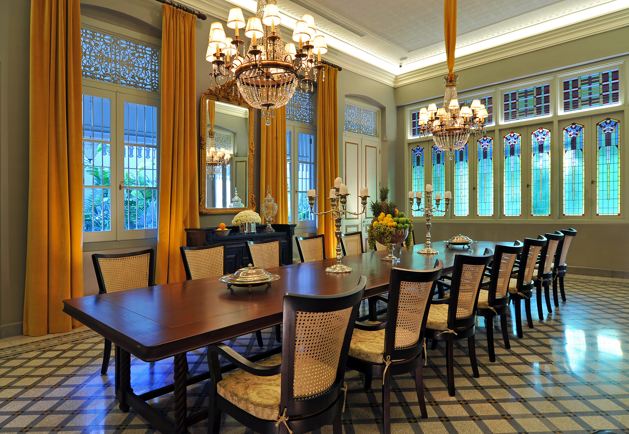 Dsoematra Restaurant Interior Photography Surabaya - Chendra Cahyadi photography took the interior photography of Dsoematra Restaurant at Surabaya. Dsoematra Restaurant Set amidst authentic colonial surroundings. 